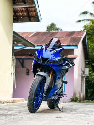 Jual bekas Yamaha R15 v3 2021 siapa cepat saja full modif branded,lokasi di Sukarami