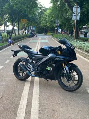 Jual bekas YAMAHA R15 V4 155 CONNECTED 2022 HITAM,lokasi di Jatinegara