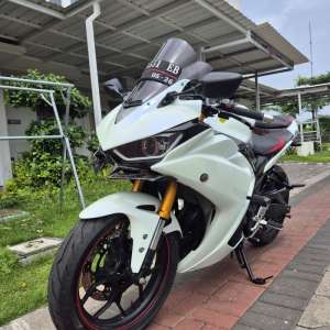 Jual bekas yamaha r25 2016 repaint bukan cbr250,lokasi di Surabaya
