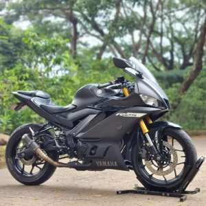 Jual bekas YAMAHA R25 V2 HITAM 2019 LOW KM GRESS CONDITION PAJAK HIDUP,lokasi di Pasar Minggu