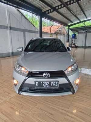 Jual bekas Yaris G At 2015 Silver Siap Pakai,lokasi di 