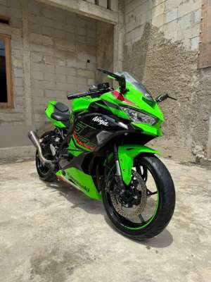 Jual bekas ZX-25RR ABS QS KRT 2024 - LOW KM - TIPE TERTINGGI,lokasi di Sukatani