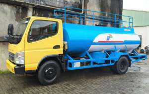 Jual bekas 15rbbanBARU MURAH CDD Mitsubishi Coltdiesel canter tangki minyak 2022,lokasi di Jakarta DKI