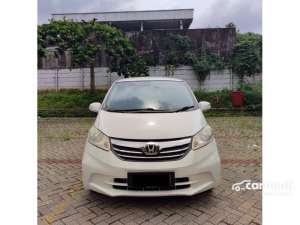Jual bekas 2013 Honda Freed 1.5 E MPV,lokasi di Jawa Barat