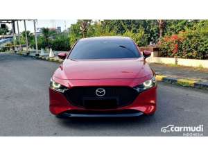 Jual bekas 2021 Mazda 3 2.0 SKYACTIV-G Hatchback merah sunroof cash kredit proses bisa dibantu,lokasi di DKI Jakarta