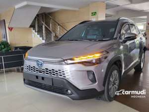 Jual bekas 2025 Toyota Corolla Cross 1,8 Hybrid Premium Color Metal Stream Color,lokasi di DKI Jakarta