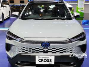 Jual bekas 2025 Toyota Corolla Cross 1,8 Hybrid Premium Color Putih Mutiara Harga Termurah CashKredit,lokasi di DKI Jakarta