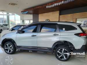 Jual bekas 2025 Toyota Rush 1,5 GR Sport SUV Matic Warna Silver Metallic Harga Murah CashKredit,lokasi di Jawa Barat