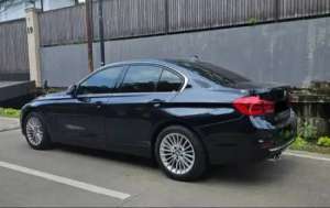 Jual bekas 320i 2018 BMW Pribadi Nego Jangan Sadis,lokasi di 