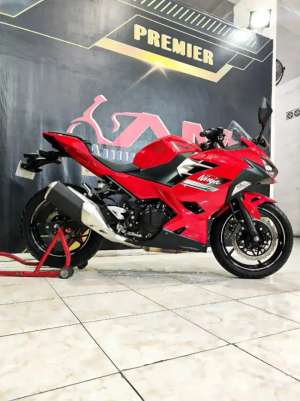 Jual bekas All-New NINJA 250cc stdr 2022 odo 2rb.Anugerah Motor rungkut tengah 81,lokasi di Benowo