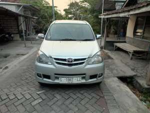 Jual bekas Avanza Silver G 2011 Matic Pribadi,lokasi di 