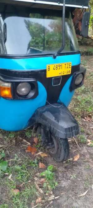 Jual bekas Bajaj roda tiga,lokasi di Jatinegara