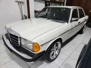 Jual bekas Benz Tiger w123 E300,lokasi di 