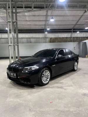 Jual bekas BWM 528i F10 2010 BMW 528I 2011 Black Hitam BMW 520i 2010 3.0,lokasi di 