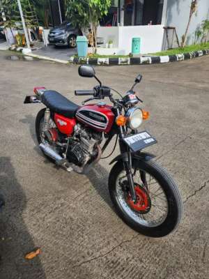 Jual bekas CB 100 siap nongkrong dan gas asli cb76,lokasi di Buahbatu (Margacinta)