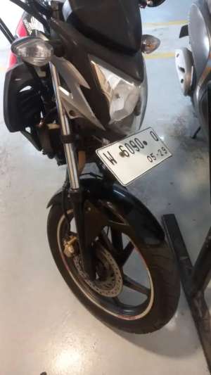 Jual bekas cb150 r bekas pribadi 2014,lokasi di Genteng