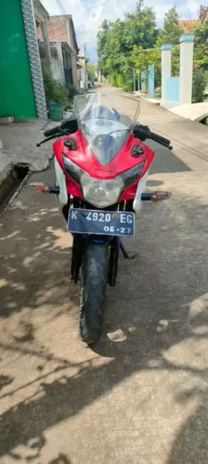 Jual bekas CBR 150 R MURAH,lokasi di Jati