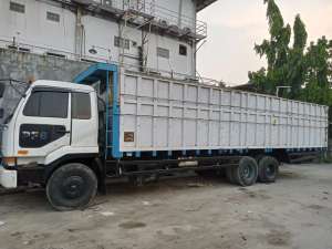 Jual bekas CEPATT Tronton 1998 Nissan PF6 14.500cc Bak Besi 10 Meter ekspedisi,lokasi di 