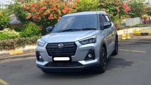 Jual bekas Daihatsu Rocky 1.2 X CVT 2022 silver km antik 4 ribuan,lokasi di Jakarta DKI