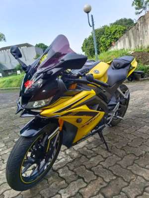 Jual bekas Dijual Motor Yamaha R15 th 2018, kondisi gree,lokasi di Curug