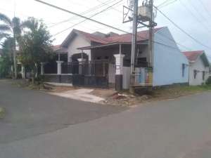 Dijual rumah di Banjarbaru sei. Ulin lokasi di Banjar Baru Utara, tersedia melalui melalui situs Olx