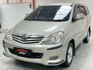 Jual bekas DP 18jt saja Innova G matic bensin silver 2011 termurahhhhhhh,lokasi di 