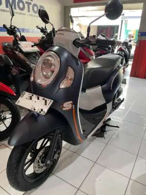 Jual bekas DP 500 RIBU HONDA SCOOPY FASHION GOOD CONDITION TAHUN 2023,lokasi di Pesanggrahan