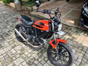 Jual bekas Ducati Scrambler sixty2 400cc 2017 mulus,lokasi di Jagakarsa