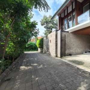 For Sale Rumah mewah view sawah renon denpasar lokasi di Denpasar Selatan, tersedia melalui melalui situs Olx