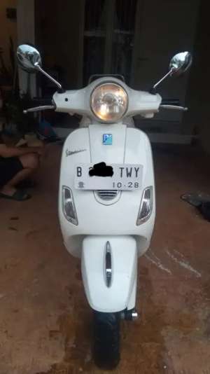 Jual bekas FOR SALE VESPA MATIC LX150 3Vie TAHUN 2013,lokasi di Jatiasih