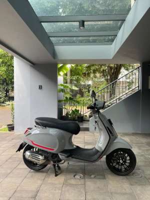 Jual bekas FOR SALE VESPA SPRINT S 150 I-GET ABS 2022 GREY MATERIA,lokasi di Cilandak