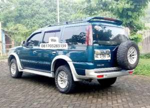Jual bekas Ford Everest XLT 4x2 Manual 2.5 thn 2003,lokasi di 
