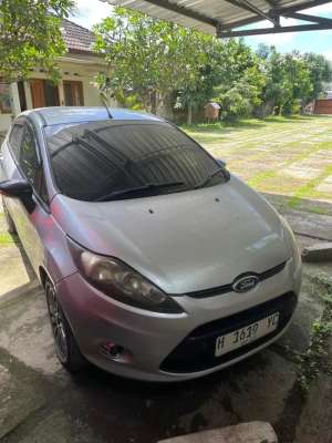 Jual bekas Ford Fiesta 2012 1.4 AT Trend bensin,lokasi di 