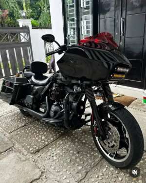 Jual bekas Harley Davidson Road Glide Special 2013,lokasi di Balantak