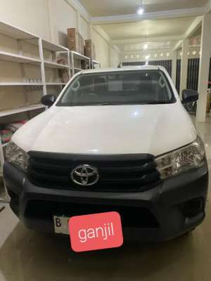 Jual bekas Hilux 4x4 singel cabin tahun 2023,lokasi di 