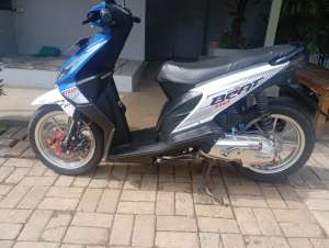 Jual bekas Honda beat karbu 2012 motor sehat terawat,lokasi di Pondok Aren