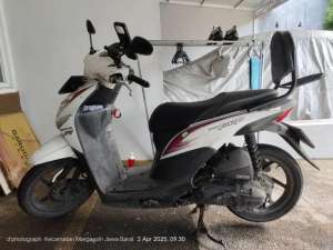 Jual bekas HONDA BEAT PUTIH TAHUN 2015 PLAT B,lokasi di Margaasih