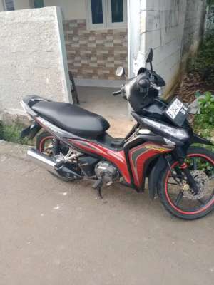 Jual bekas Honda Blade Racing tahun 2012,lokasi di Gunung Sindur