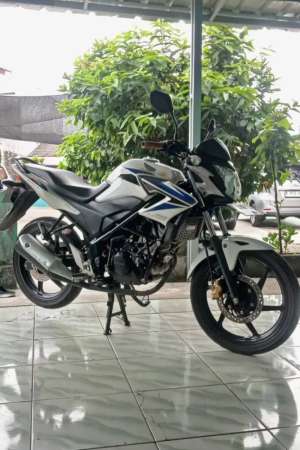 Jual bekas Honda CB 150 R 2014 Street Fire,lokasi di Parung