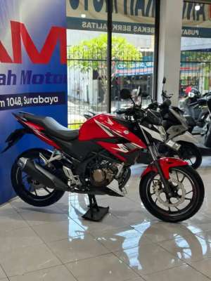 Jual bekas Honda Cb150r Street Fire Se Tahun 2018 Anugerah Motor Pucang,lokasi di Sangkapura