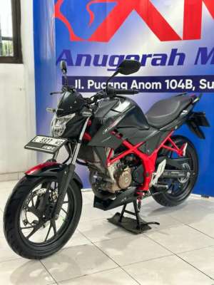 Jual bekas Honda Cb150r Street Fire Th. 2018 km 10Rb Anugerah Motor Pucang,lokasi di Gedangan