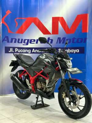 Jual bekas Honda Cb150r Street Fire Thn. 2018 Km 10Rb Anugerah Motor Pucang,lokasi di Cerme