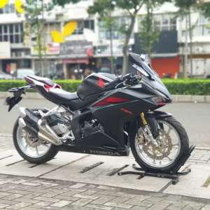 Jual bekas HONDA CBR250RR NON ABS 2016 AKHIR PAJAK PANJANG,lokasi di Jatiuwung