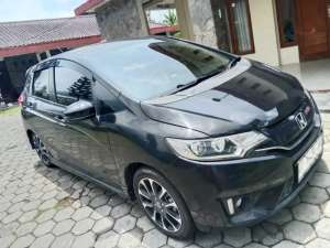 Jual bekas Honda jazz RS AT vitec gk5 2016 AD solo,lokasi di 