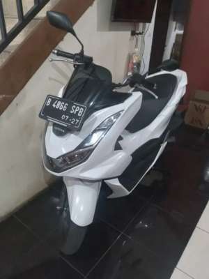 Jual bekas Honda PCX 160 CBS Tahun 2022 CASHCREDIT DP CUMA 2 JUTA,lokasi di Kelapa Gading