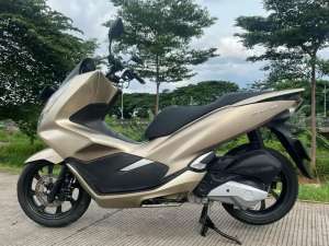 Jual bekas Honda PCX tahun 2019 pajak panjang siap pakek,lokasi di Pulo Gadung