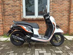 Jual bekas Honda Scoopy ISS 2020 Mulus Pajak on panjang Original,lokasi di Pondok Aren