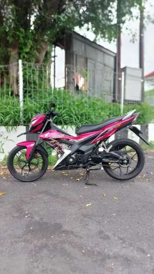 Jual bekas Honda sonic 2015 Mulus,lokasi di Sukun