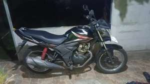 Jual bekas Honda Verza 150CC 2014,lokasi di Cilangkap