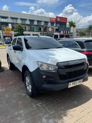 Jual bekas Isuzu dmax 2022 4x4 d max double cabin,lokasi di 